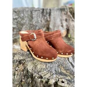 NEW STEVE MADDEN women's studded suede clog in brown